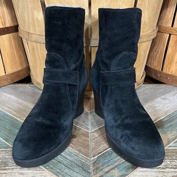 UGG Gissella Black Suede Shearling Lined Wedge Mid Calf Ankle Boot Womens Size 9 - Picture 8 of 12